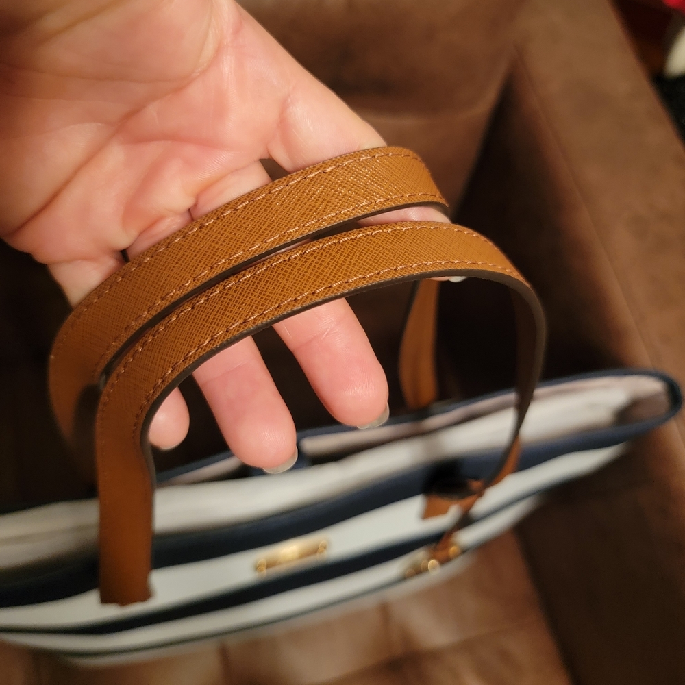 MK handbag - Picture 4 of 8